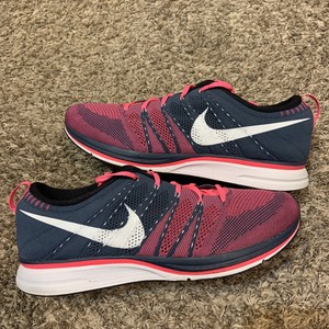 nike flyknit trainer pink