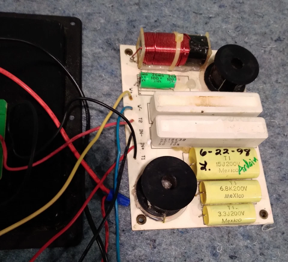 PEAVEY 115TI 2-WAY CROSSOVERS-2.2kHz XO FREQUENCY-DUAL 1/4" & ATTENUATOR-TESTED! - Image 2 of 4