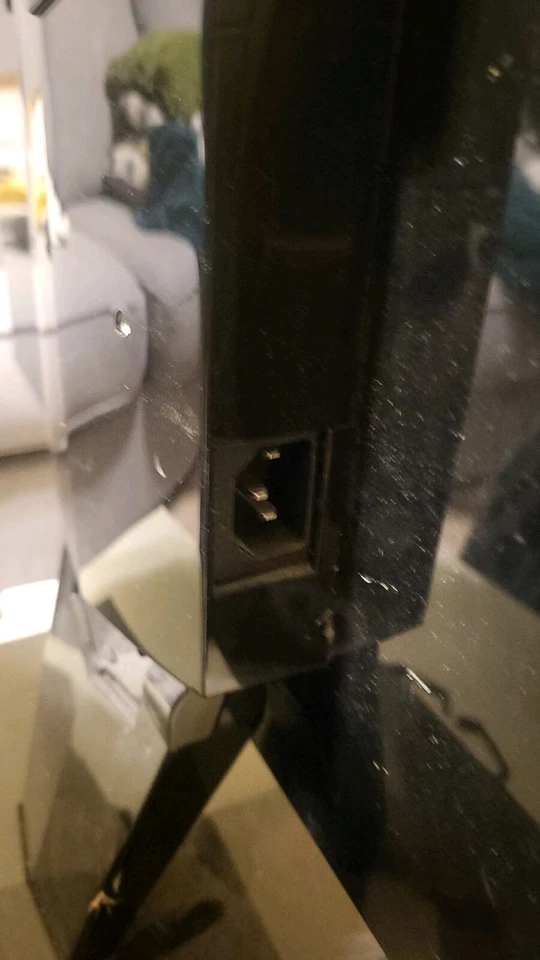 Tft V7 Monitor With Power Cord - Image 4 of 4