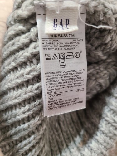 GAP Kids Grey Cozy Faux Fur Pom Pom Knit Beanie Hat for Girls Size L/XL - Picture 4 of 5