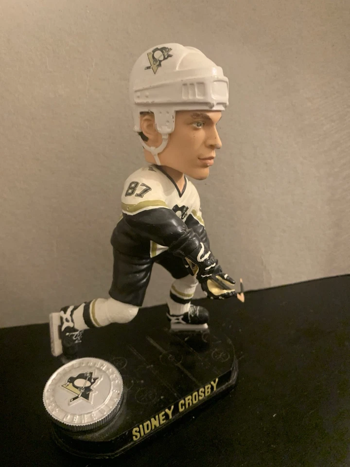Pittsburgh Penguins Sidney Crosby Ceramic Bobble Head NHL Hockey Figurine - Image 3 of 4