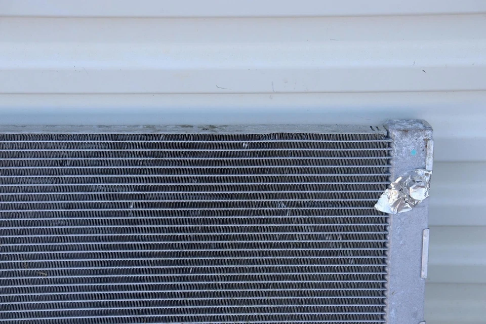 2016-2018 BMW X5 F15 3.0L ENGINE WATER COOLANT RADIATOR OEM - Image 2 of 4