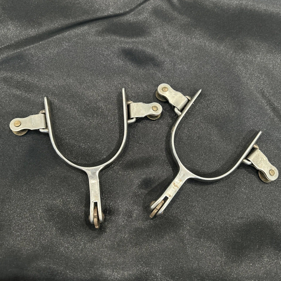 Par de botones y filas de latón Western Spurs para adultos Foto 2 de 4