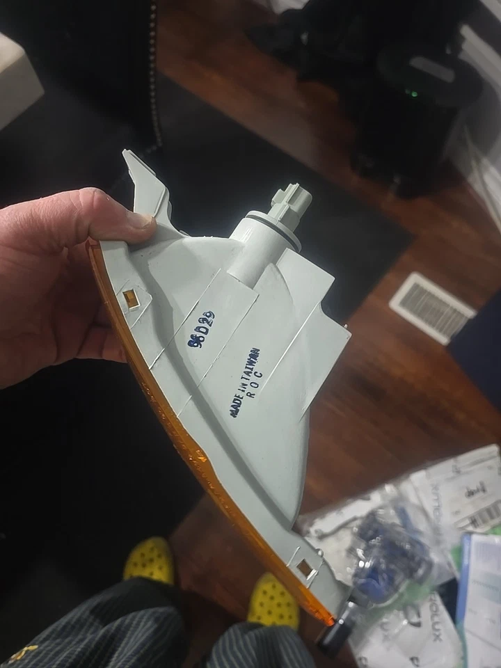 Lente marcadora lateral izquierda Toyota Camry 92-93 nueva Foto 3 de 4