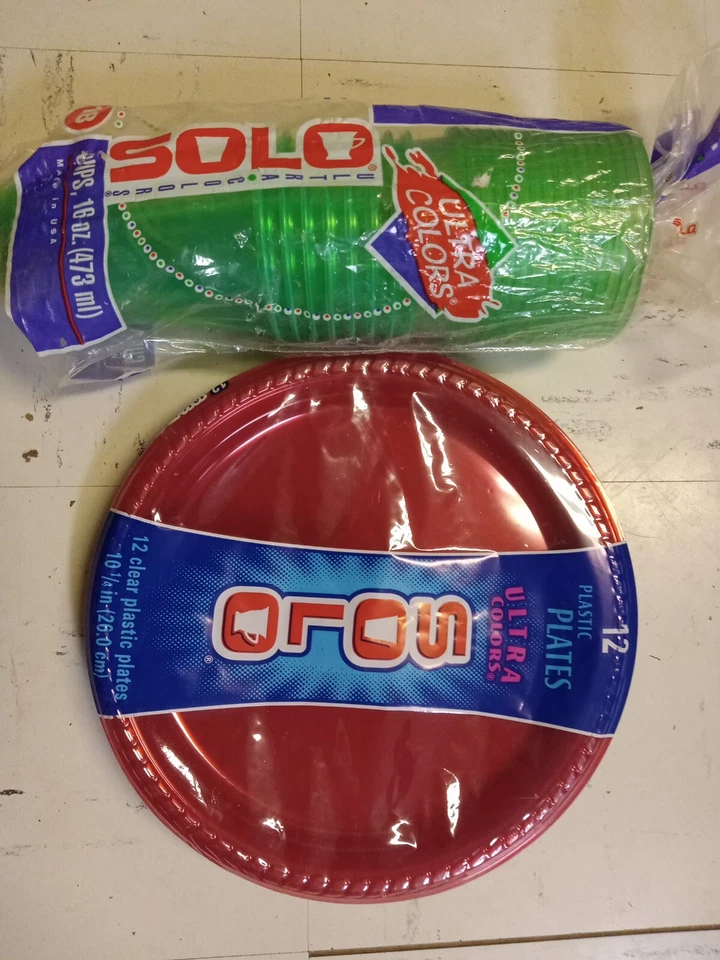 Vintage Solo Cups & 2-Plastic Plates + SOLO cups green ultra colors Edition rare - Imagem 2 de 4