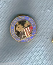 #D140.   1966 AMERICAN LAWN BOWLS ASSOC. SOUTH PACIFIC TOUR   LAPEL BADGE