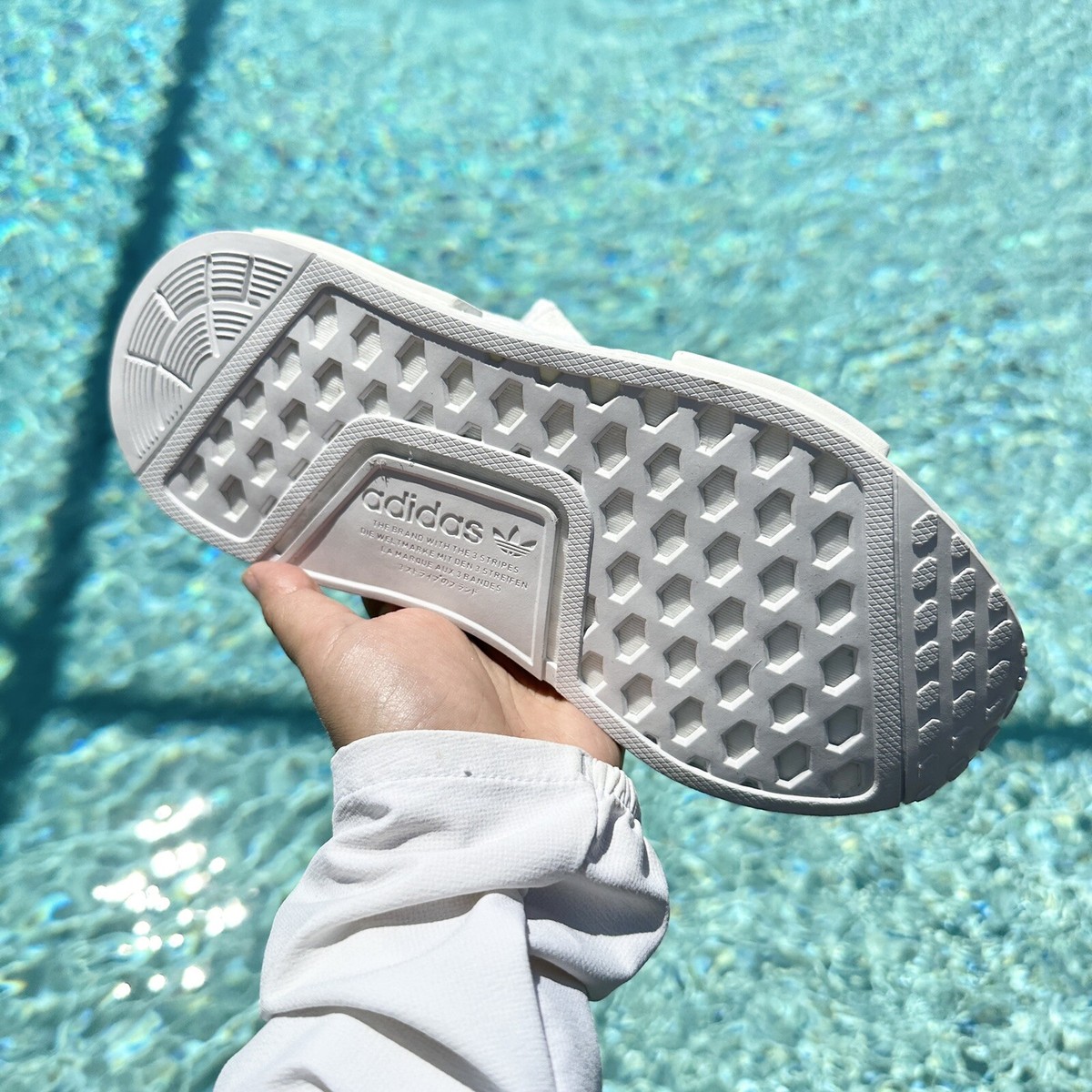 adidas originals nmd r1 iridescent japan women's