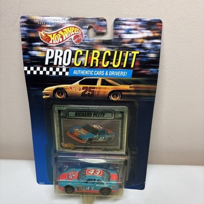 Hot Wheels Pro Circuit 1/64 NASCAR diecast #43 STP Richard Petty light blue 1992