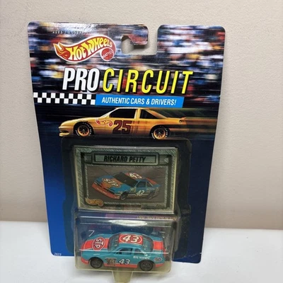 Hot Wheels Diecast Racing Cars Richard Petty 1992 Vehicle Year for