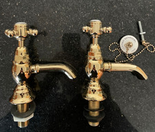 Heritage Hartlebury solid brass basin taps & ceramic plug&chain. Hardly used.