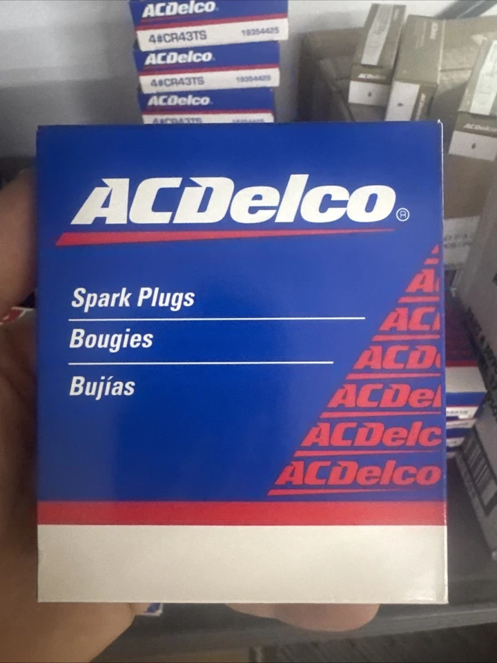 SET OF 8 ACDELCO CR43TS SPARK PLUGS 19157996 - Image 3 of 4