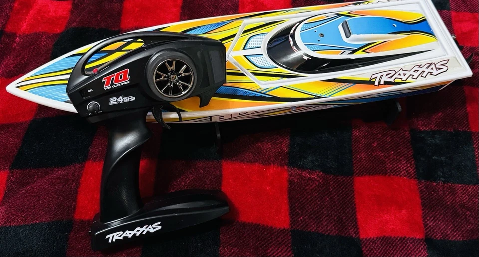 Traxxas Blast RC Boat Nice Shape With Remote and Charger. Needs Battery - Image 2 of 2