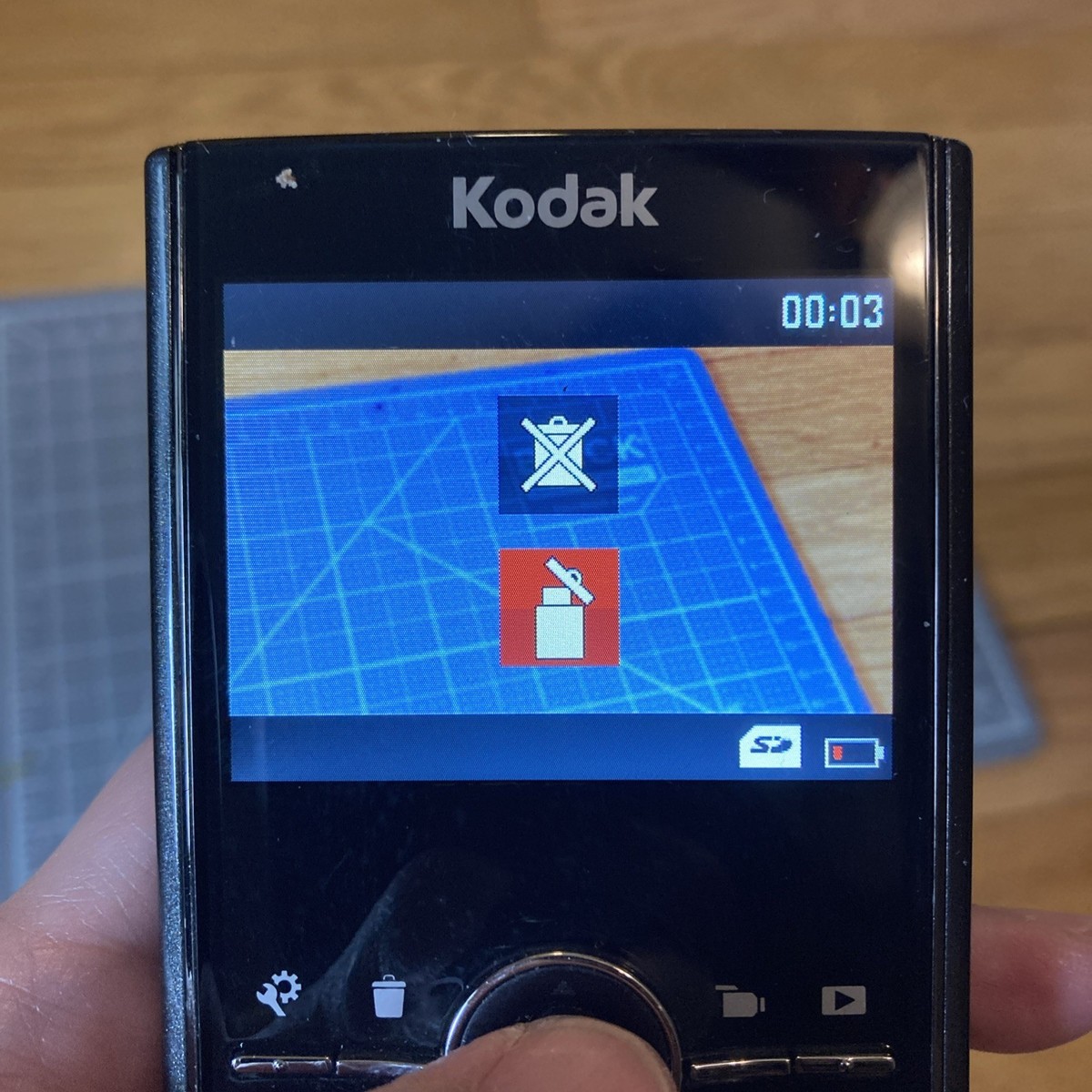 Kodak Zi8 High Definition Pocket Digital Video Camera with SD