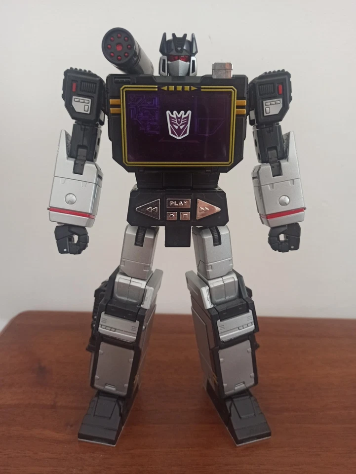 TRANSFORMERS MASTERPIECE MP-13B SOUNDBLASTER SOUNDWAVE + COIN TAKARA COME NUOVO - Immagine 4 di 4
