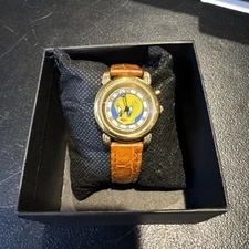 Tweety Bird Ladies Armitron Gold Tone Brown Leather Analog Watch 2200/205 K7