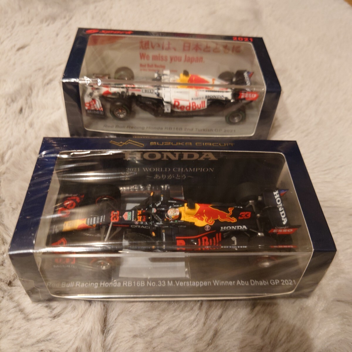 Foto 1 di 10