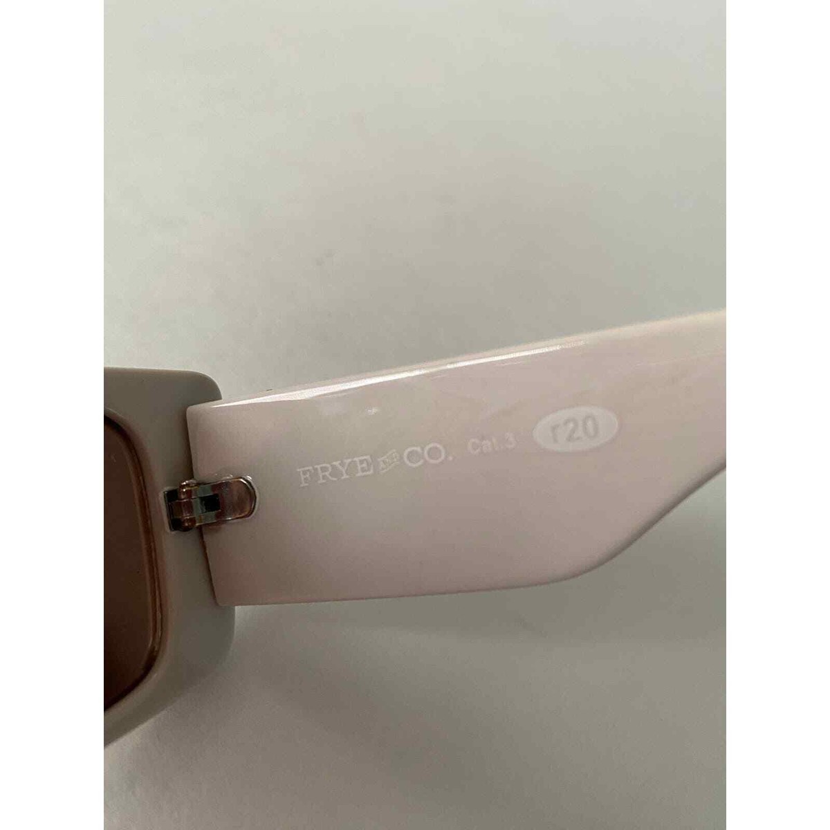 FRYE & CO. BEIGE CAT EYE WOMEN display picture 3