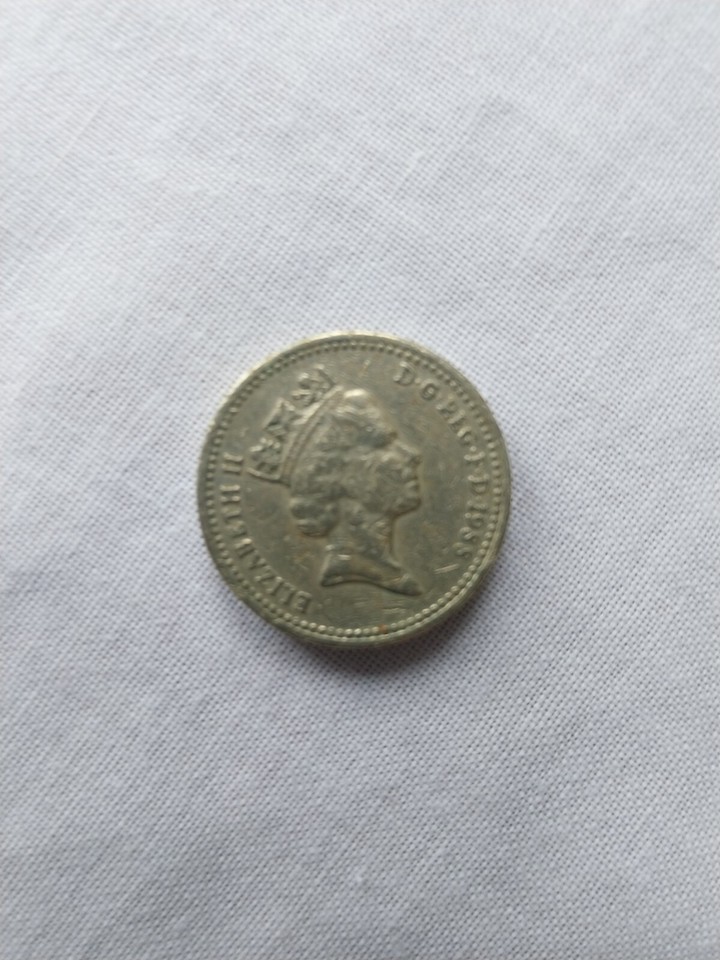 UK £1 One Pound Coin Rare Collectors 1988 Crowned Shield of the Royal Arms eBay