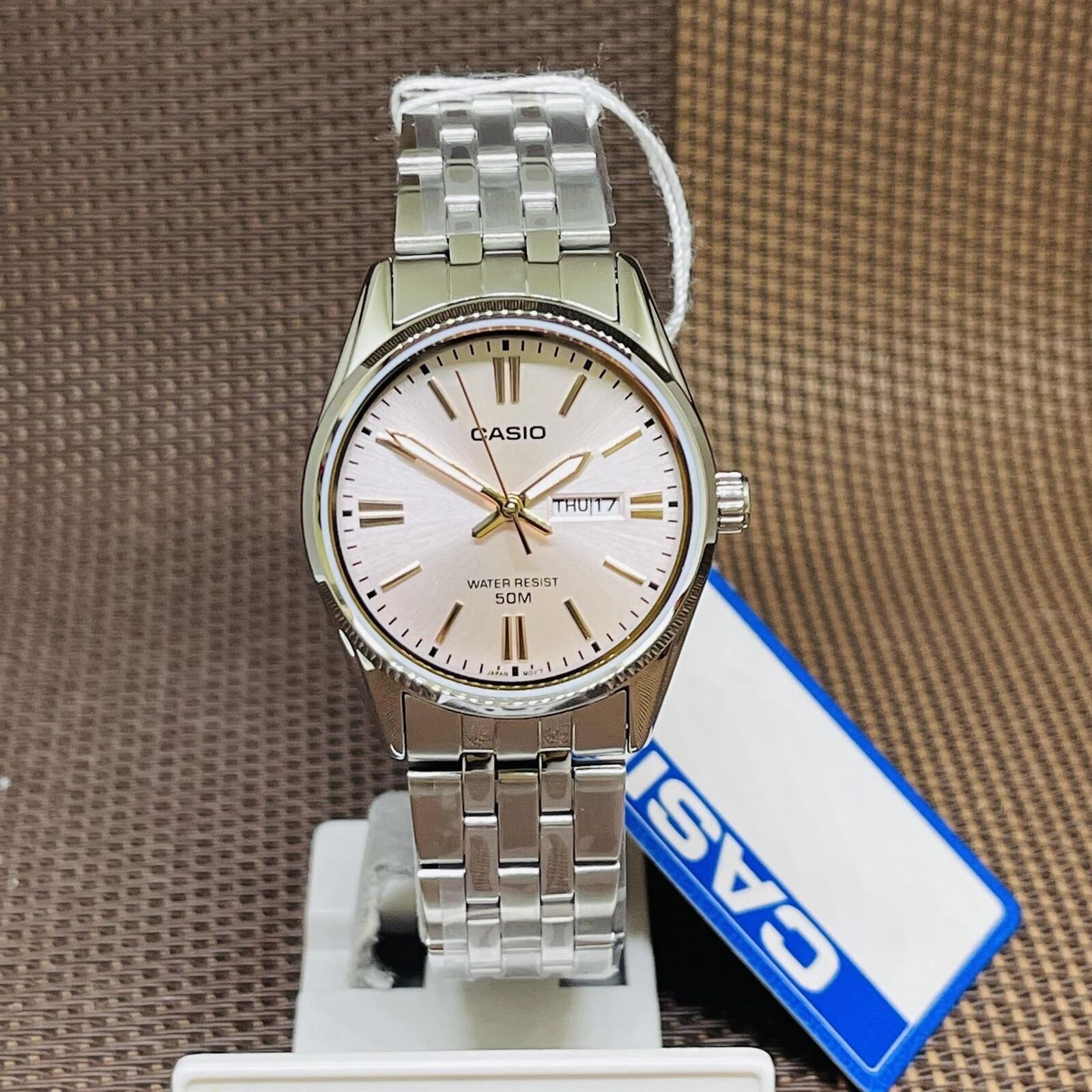 Casio LTP-1335D-4A Orologio casual da donna in acciaio inossidabile...