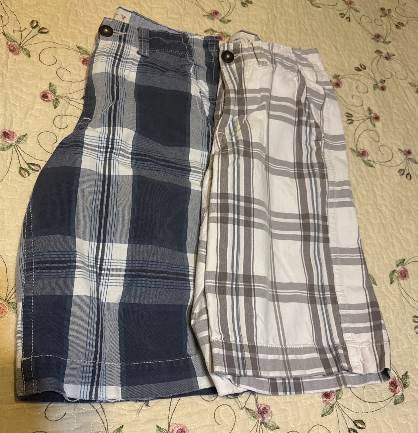 2 Pair American Eagle AE Plaid Bermuda Walking Shorts Longer Length Sz 26 EUC