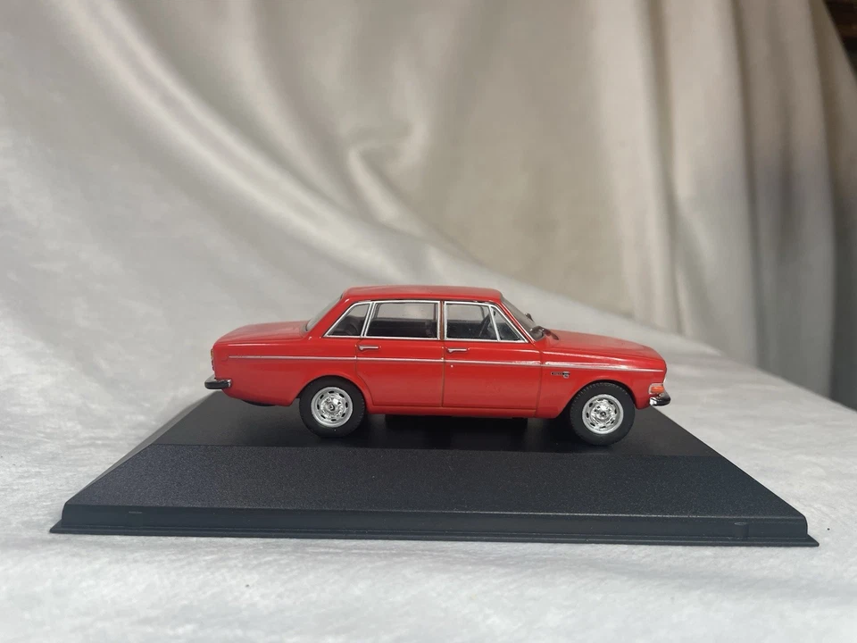 Volvo 144 1:43 Diecast Model –Bright Red– Atlas Volvo Collection - Image 4 of 4