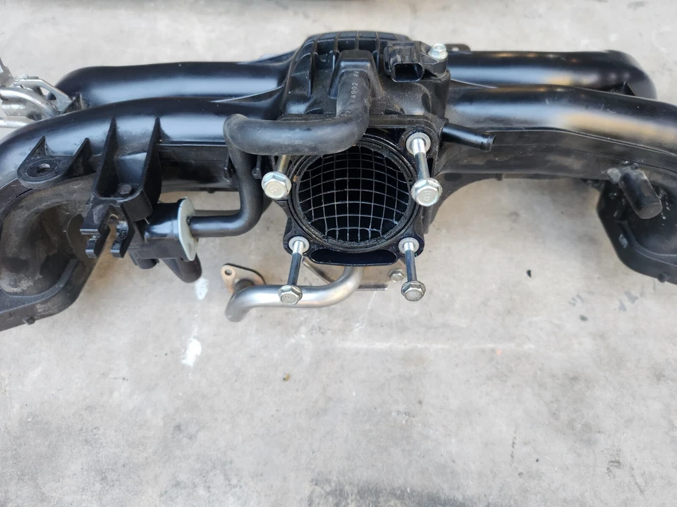 Subaru Forester 2014-2016 2,5 L colector de admisión de plástico superior OEM 14003AC420 Foto 2 de 4