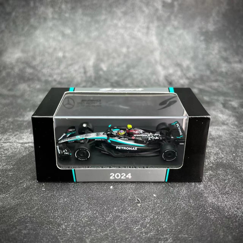 Spark 1/64 Mercedes AMG F1 Automodell Lewis Hamilton Winner 2024 British GP Y364 - Bild 2 von 18