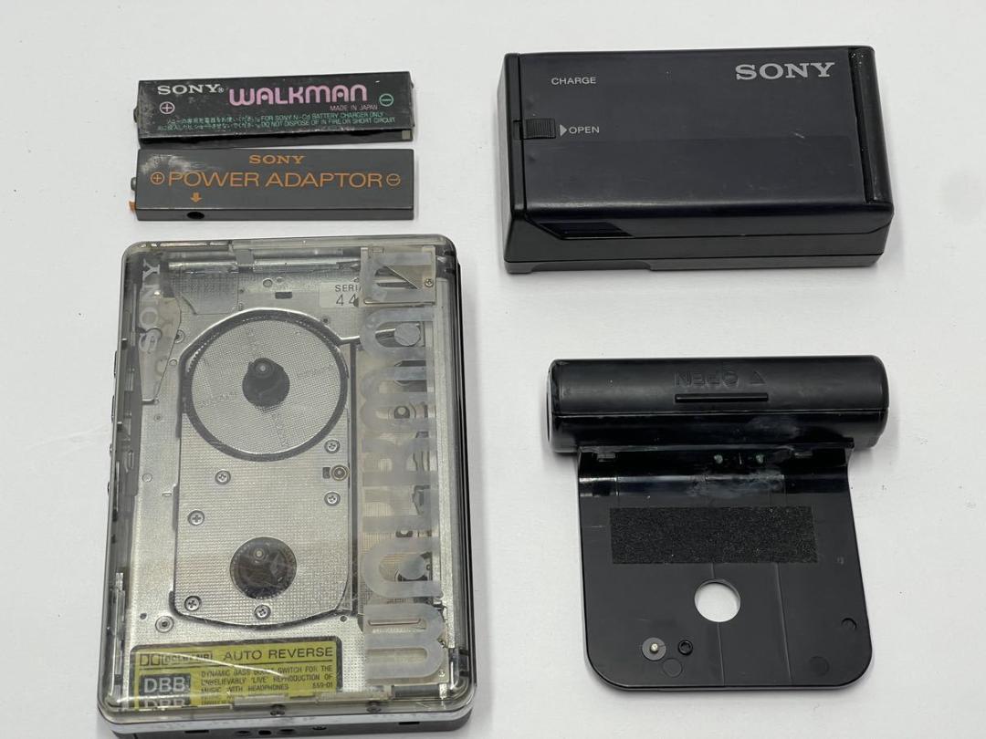 ジャンク SONY ソニー WM-504 ウォークマン スケルトン 壊れています ジャンク SONY ソニー WM-504 ウォークマン スケルトン 壊れています