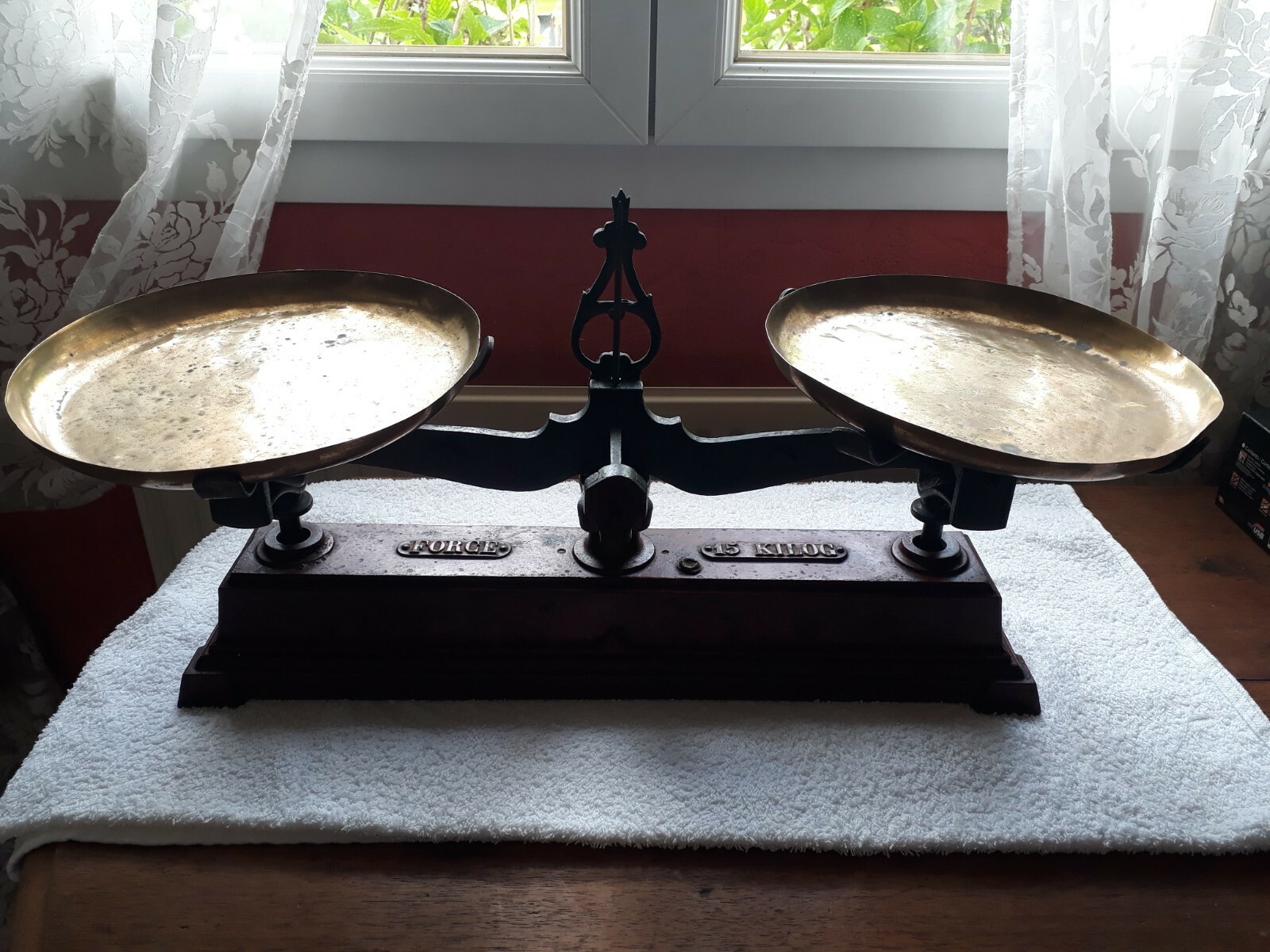 Prix D Une Balance Ancienne Avec Poids