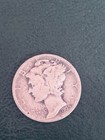 Silver 1939 p Philadelphia 10 Cent  Mercury Winged Dime-Very Good Condition — photo 3