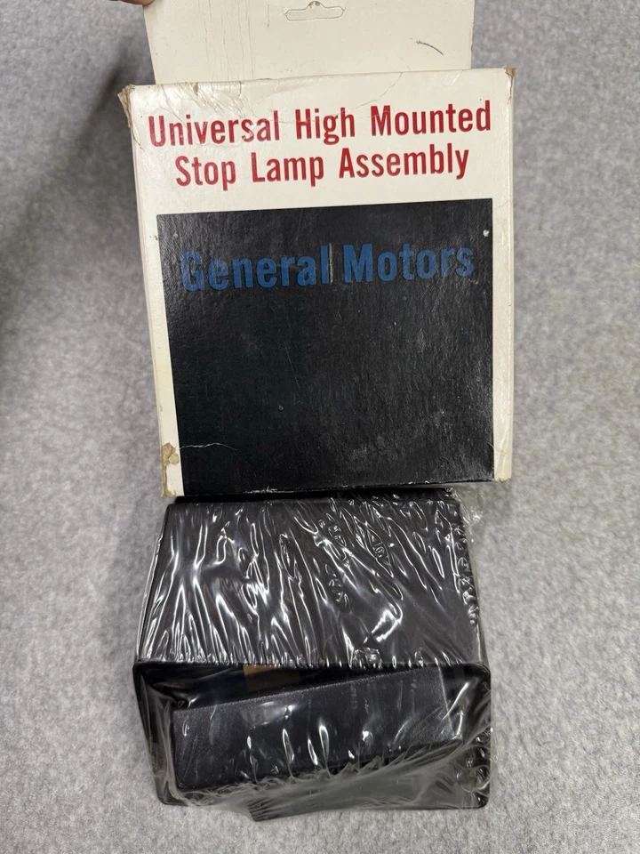 Acessório Chevrolet Camaro Firebird novo na caixa 1982 1985 lâmpada de parada de alta montagem 999375 - Imagem 2 de 4