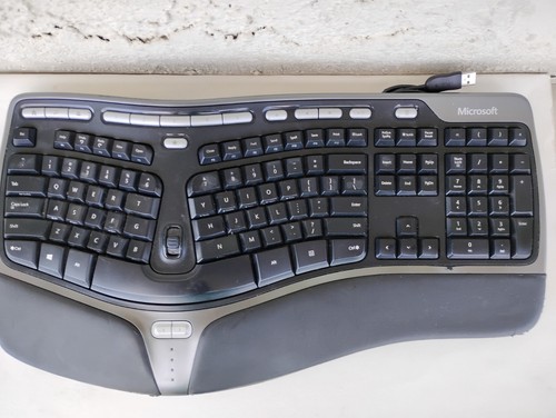 Microsoft Natural Ergonomic 4000 (B2M-00012) Kabelgebundene Tastatur mit Frontlifter - Bild 6 von 6
