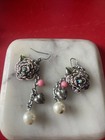 Victorian Dangle Drop Earrings Silvertone With Pink Accent Roses  — photo 1