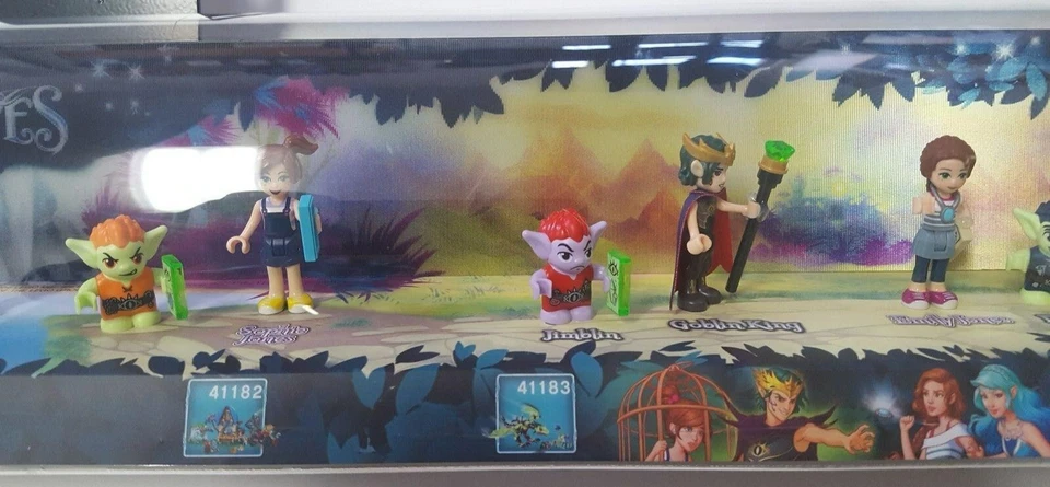 Minifigura Lego Elves 2018 súper rara Target Store tubo de exhibición con 14 minifiguras Foto 3 de 4