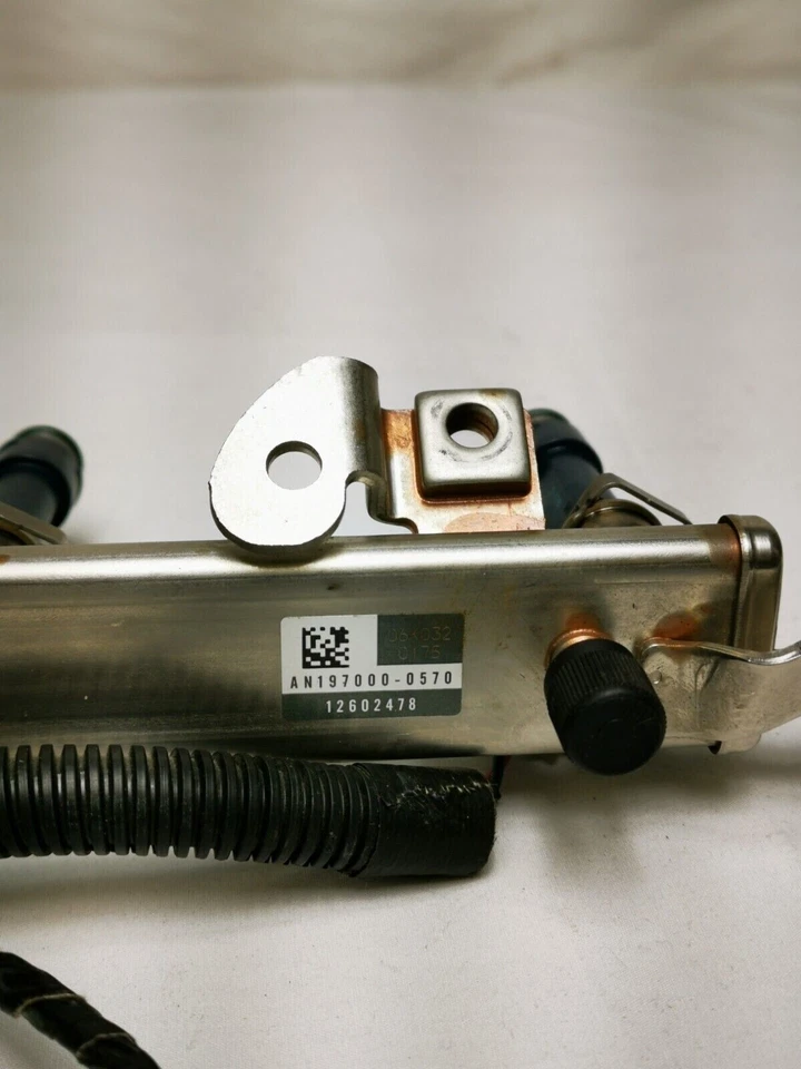 Conjunto de riel de combustible GM OEM 12602482 2006-2012 Malibu Cobalt Pontiac G5 G6 HHR Foto 4 de 4