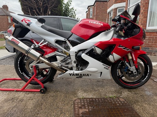 Yamaha YZF R1 4XV W Reg - Picture 6 of 22