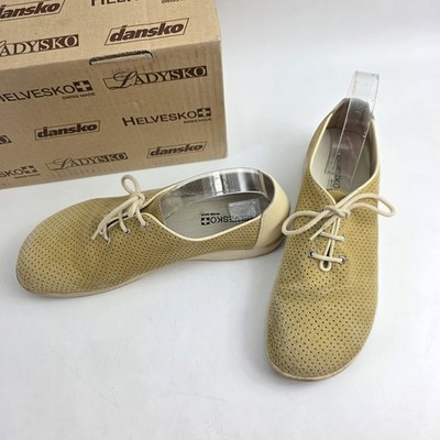 Helvesko Swiss Made Leder Schuhe UK 7 EU 41 beige perforiert bequem Schnürschuhe