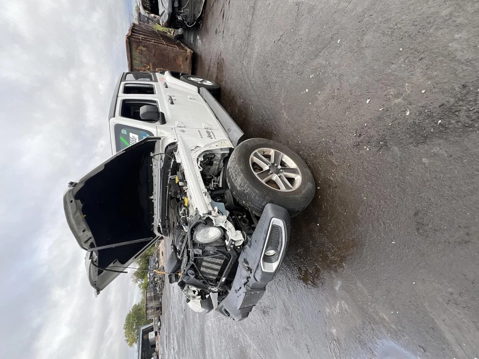 Used Automatic Transmission Shift Lever Assembly fits: 2018 Jeep Wrangler  Grade - Image 4 of 4