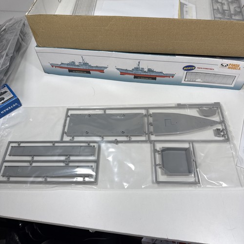 Panda 1:350 Scale U.S.S Winston S Churchill DDG81 Rare 10006 Sealed Bags Boxed - Picture 17 of 24