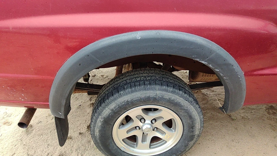 Mazda B2500 1999 pasajero rueda trasera derecha moldura acampanada OEM trasero Rh Foto 4 de 4