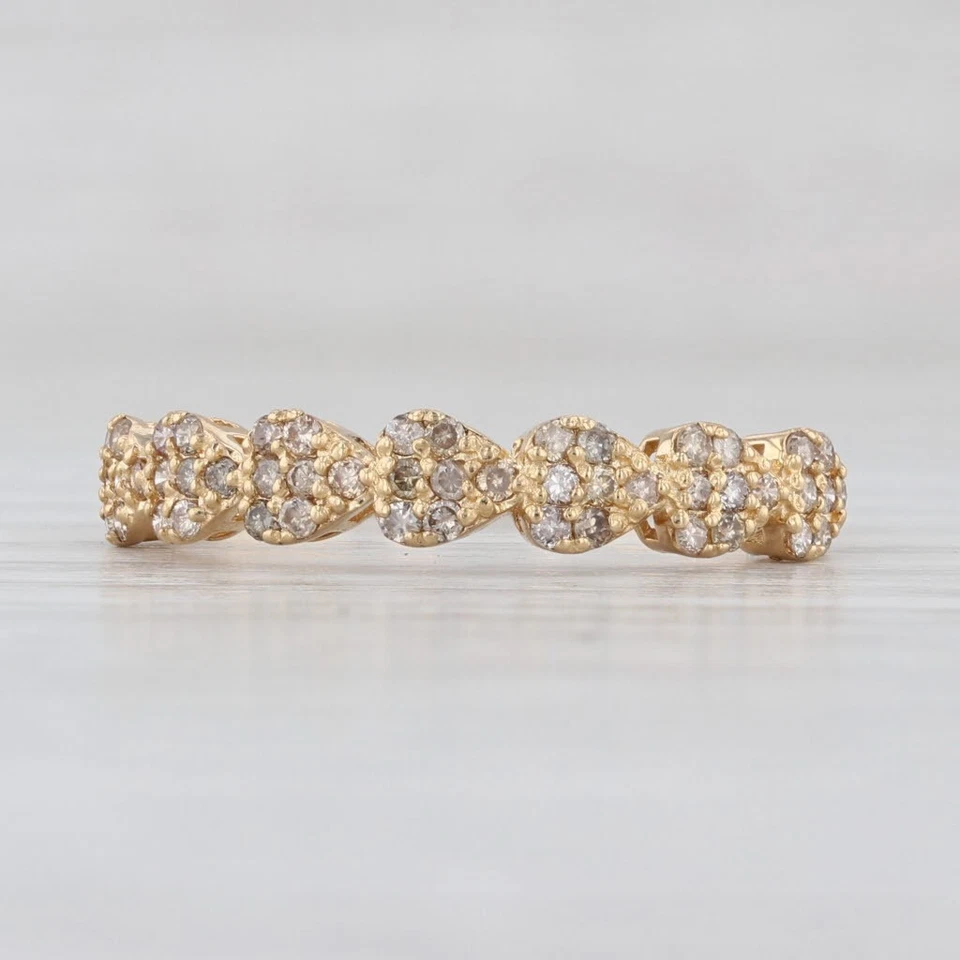 Aliança de casamento empilhável ouro amarelo 18k com corações de diamante 0,30 ctw tamanho 7,75 - Imagem 2 de 4