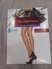 Hanes Silk Reflections Control Top Silky Sheer #717  Size EF,  Little Color