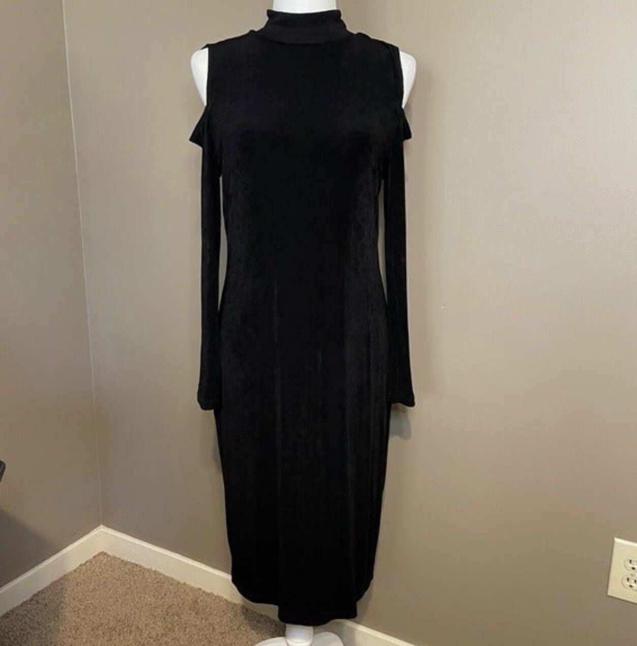 MOCK TURTLENECK MAXI DRESS 