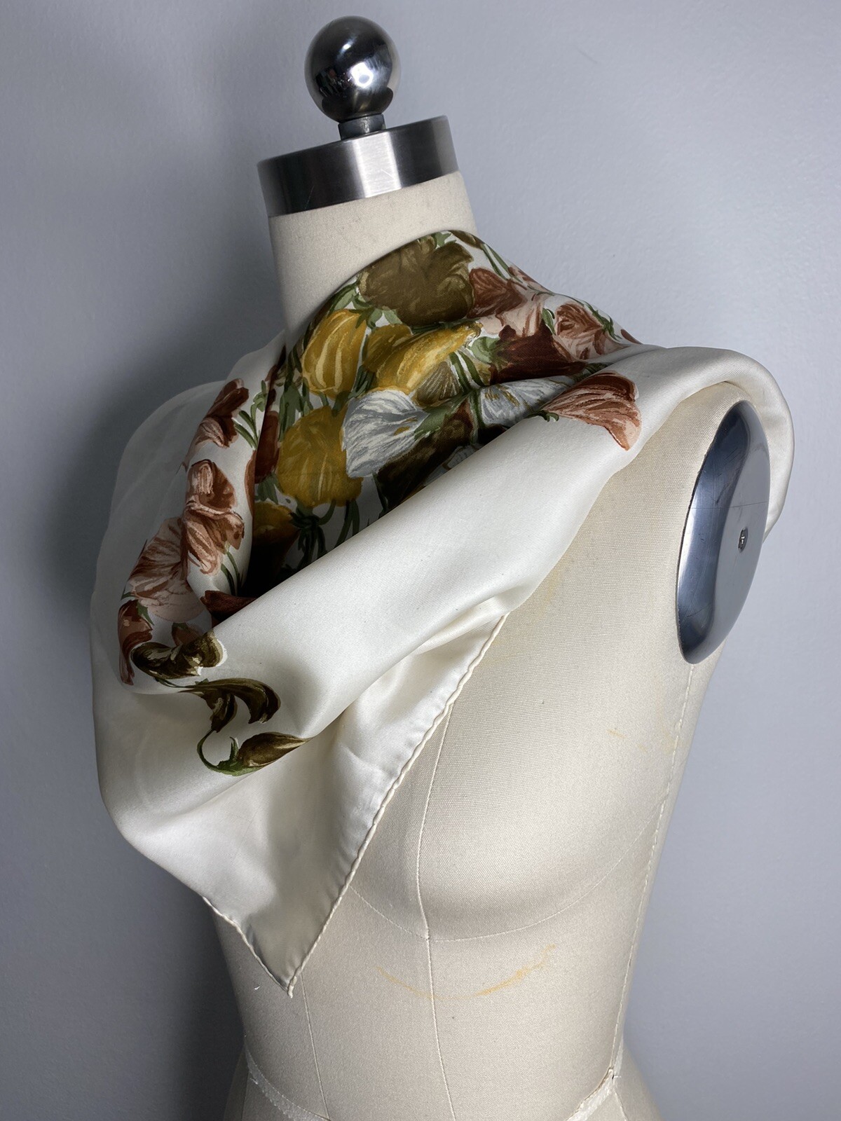 1950s Vintage KREIER scarf 100 Silk Swiss Made Switz… Gem