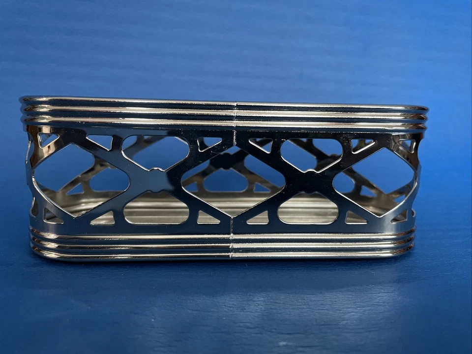 1 soporte para funda de metal plateado para jabón de manos de limpieza profunda Bath and Body Works Foto 2 de 4