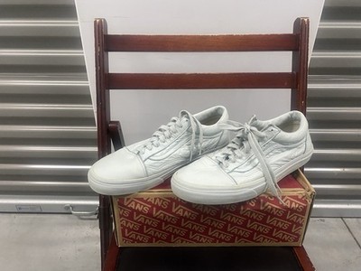 CLEAN! Vans Leather Old Skool Mono/Ice Flow, Size US Men s 11.0