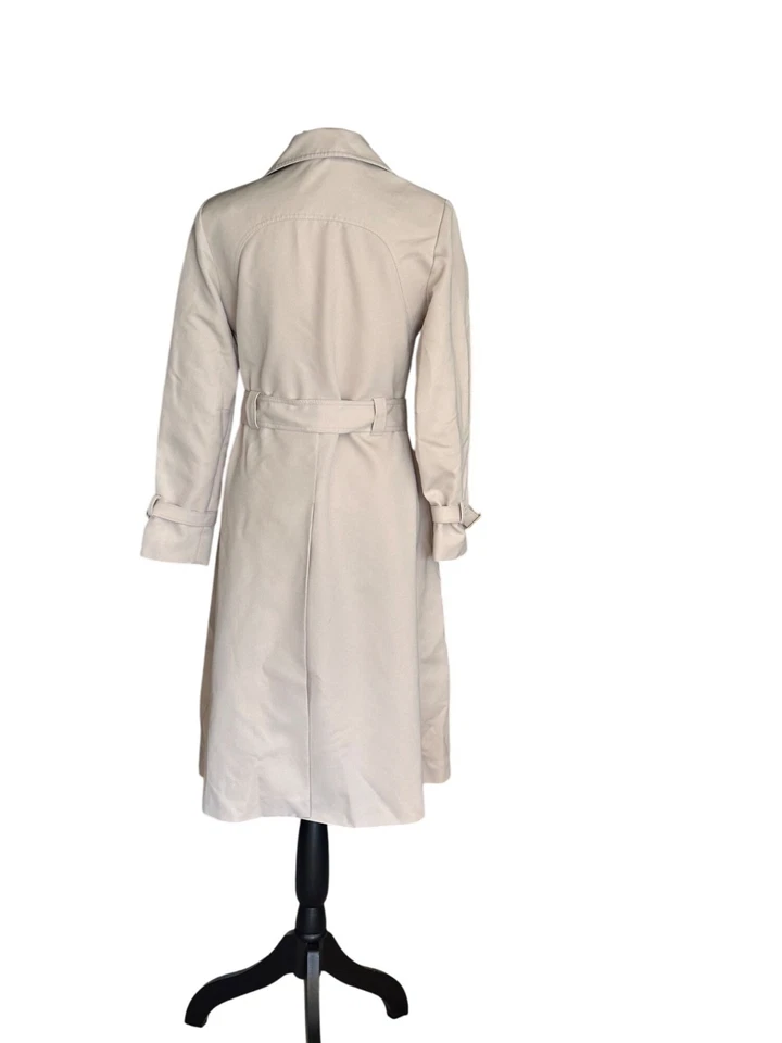 Gabardina Donnybrook Beige Cierre de Botones Cintura Cinturón Vintage Clásica 8 LEER Foto 2 de 4