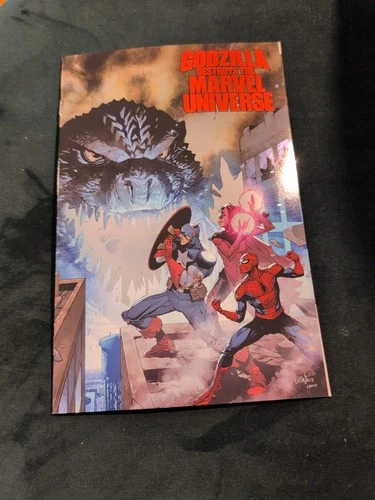 GODZILLA DESTROYS THE MARVEL UNIVERSE #1 FOIL VARIANT SPIDER-MAN