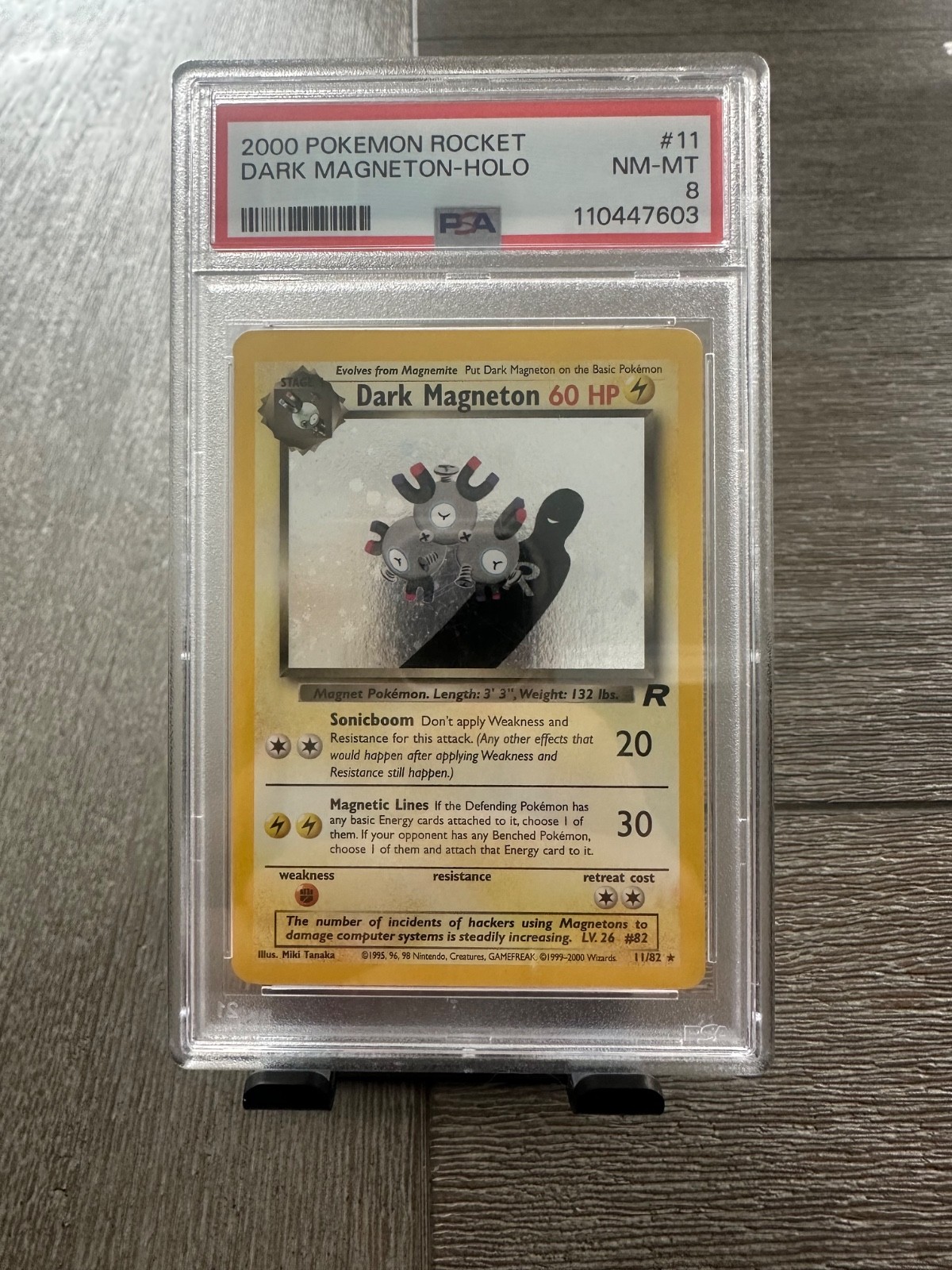 PSA 8 - Pokemon DARK MAGNETON 11/82 - TEAM ROCKET - Holo NEAR MINT