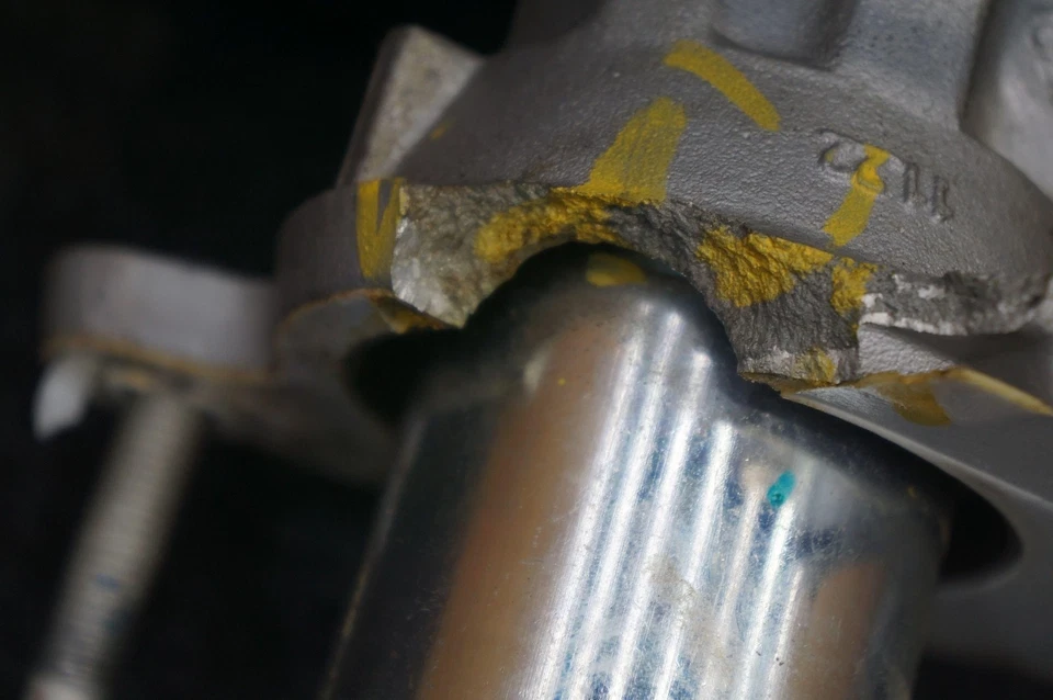 ABS Brake Pump Cylinder Module OEM 85543269 Cadillac Escalade Esv 21-22 *Note* - Image 4 of 4